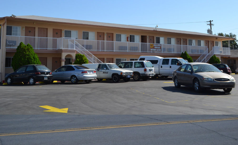 Budget Inn Needles Bagian luar foto